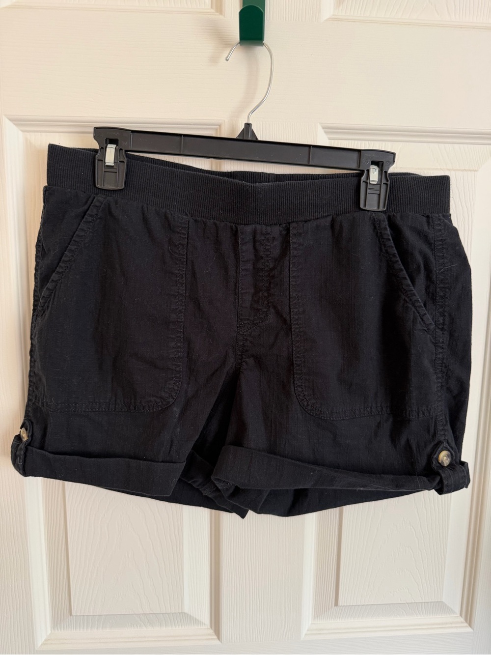 Sonoma Easy Pullon Black Roll-Cuff utility Shorts. Size M 98# cotton
